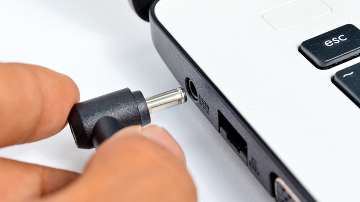 vitinhdongquan_sua-nhanh-loi-laptop-windows-1011-sac-pin-khong-vao_full_01302023_013035.jpg