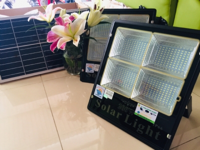 vitinhdongquan_den-led-nang-luong-mat-troi-200w-nlmtts85200_thumb_24502020_035032.jpg
