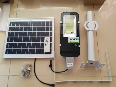 vitinhdongquan_den-nang-luong-mat-troi-100w-mini_thumb_30482020_114853.jpg