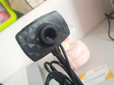 vitinhdongquan_webcam-chan-cao-kem-mic-dung-cho-pclaptop-480p_thumb_15002021_110003.jpg